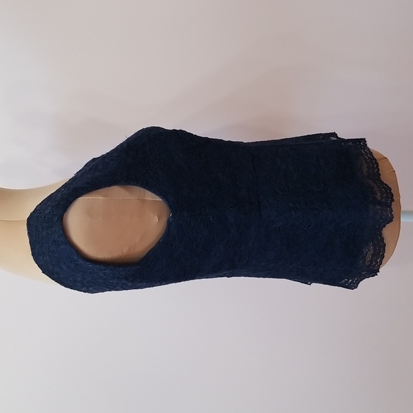 SOLD Forever 21 blue lace peplum top, size M - Picture 4 of 11